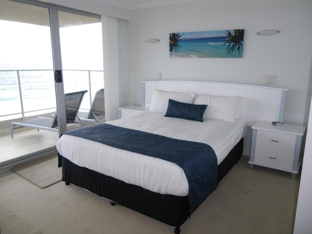 Pacific Surf Absolute Beachfront Apartments Голд-Кост Номер фото